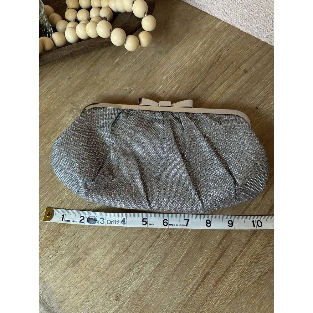 Glittery Silver Mesh Evening Bag Clutch Purse with Chain Strap - Picture 2 of 4
